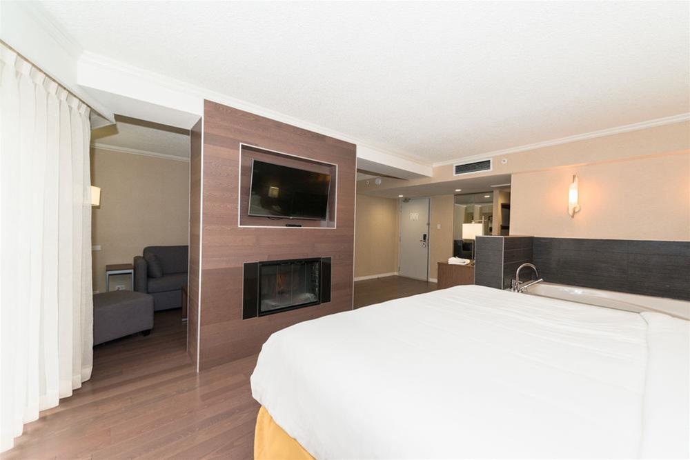 Holiday Inn Express Edmonton Downtown By Ihg Eksteriør bilde