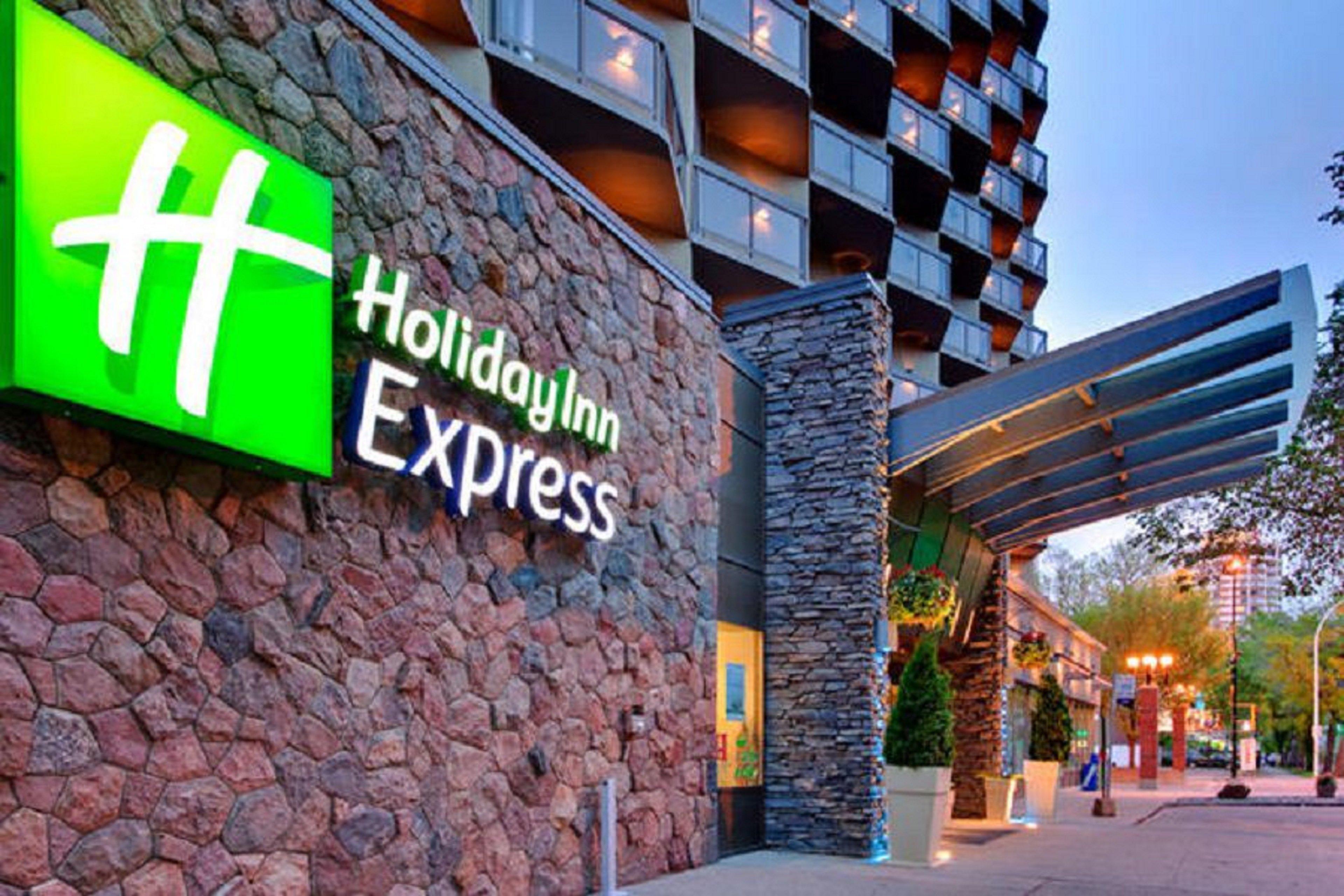 Holiday Inn Express Edmonton Downtown By Ihg Eksteriør bilde