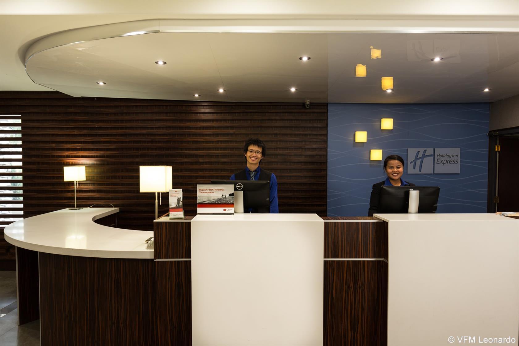 Holiday Inn Express Edmonton Downtown By Ihg Eksteriør bilde