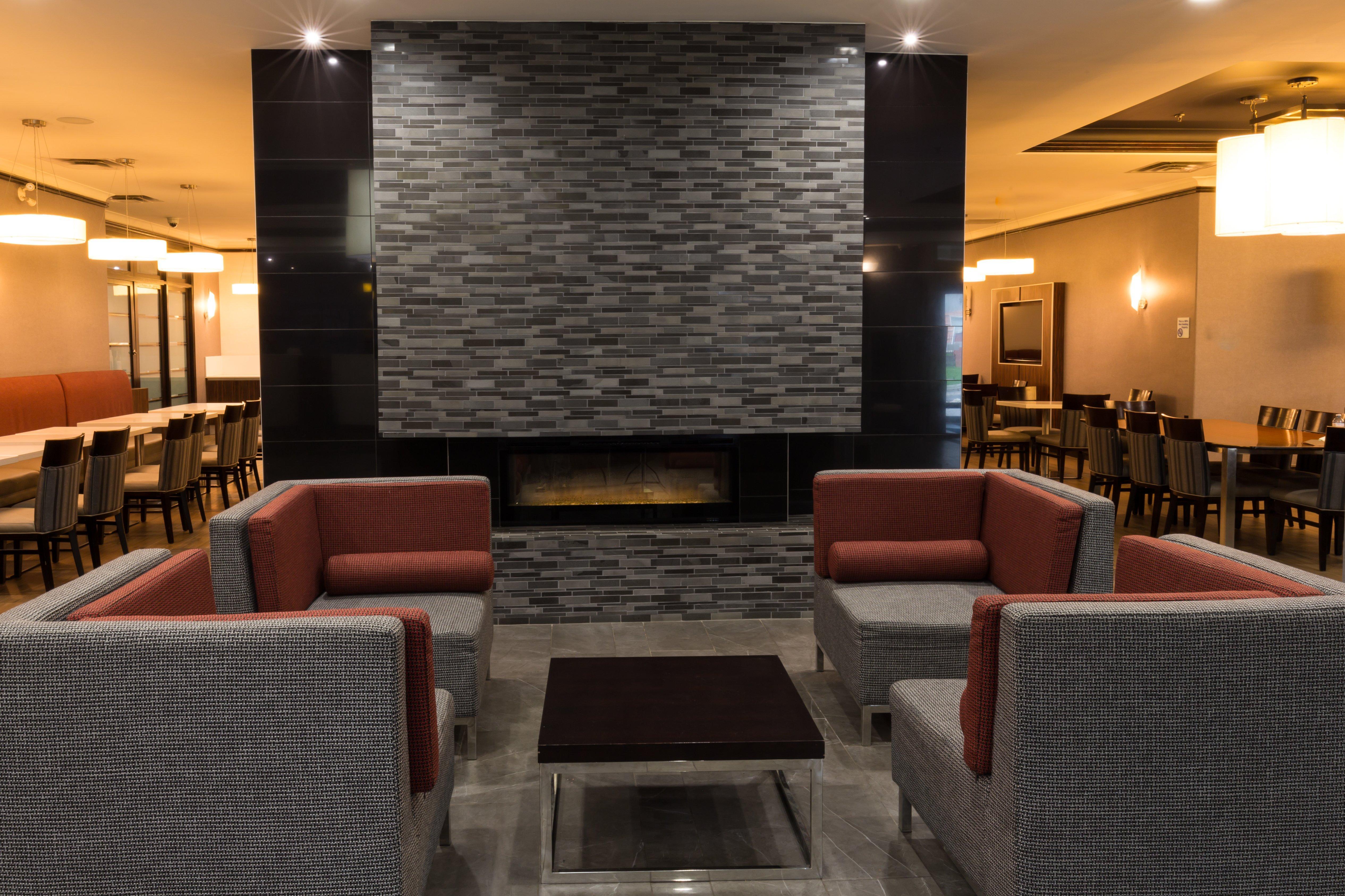 Holiday Inn Express Edmonton Downtown By Ihg Eksteriør bilde
