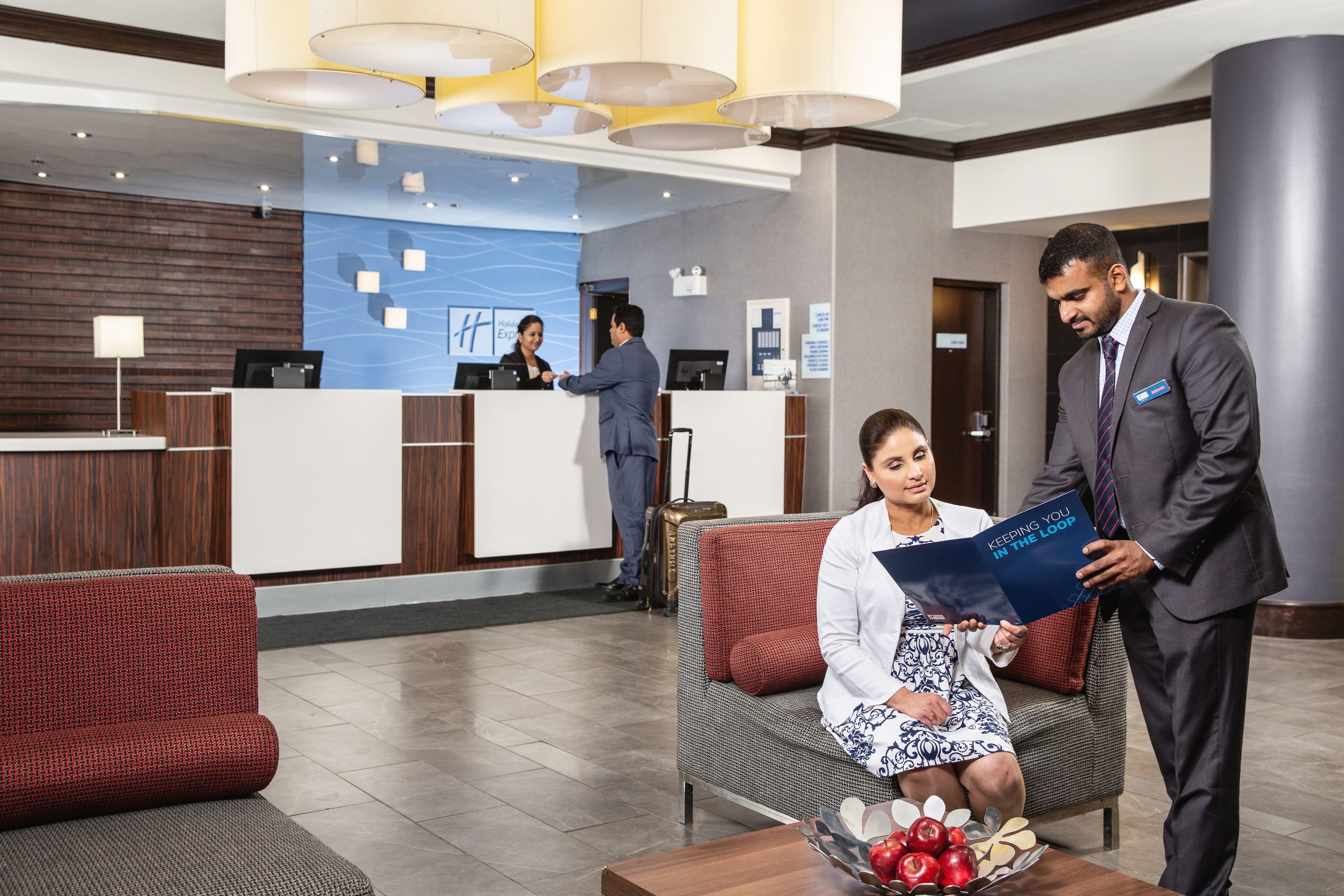 Holiday Inn Express Edmonton Downtown By Ihg Eksteriør bilde