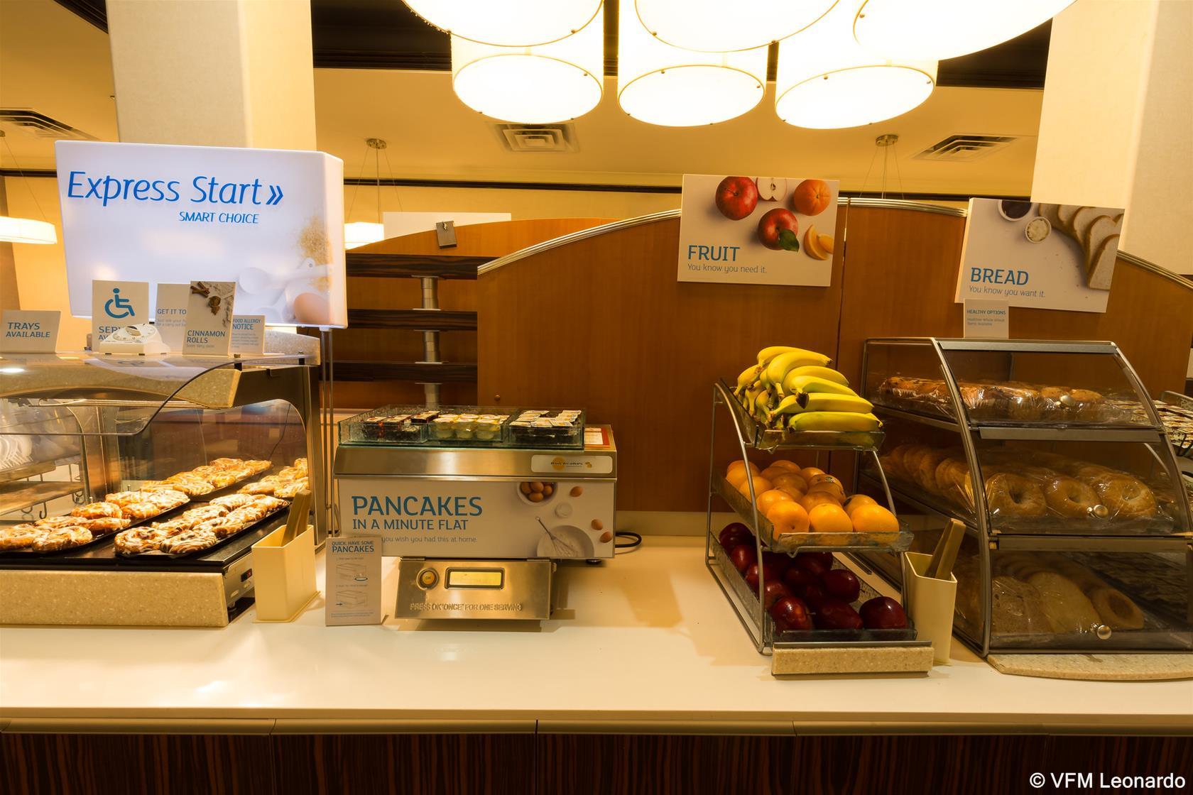 Holiday Inn Express Edmonton Downtown By Ihg Eksteriør bilde