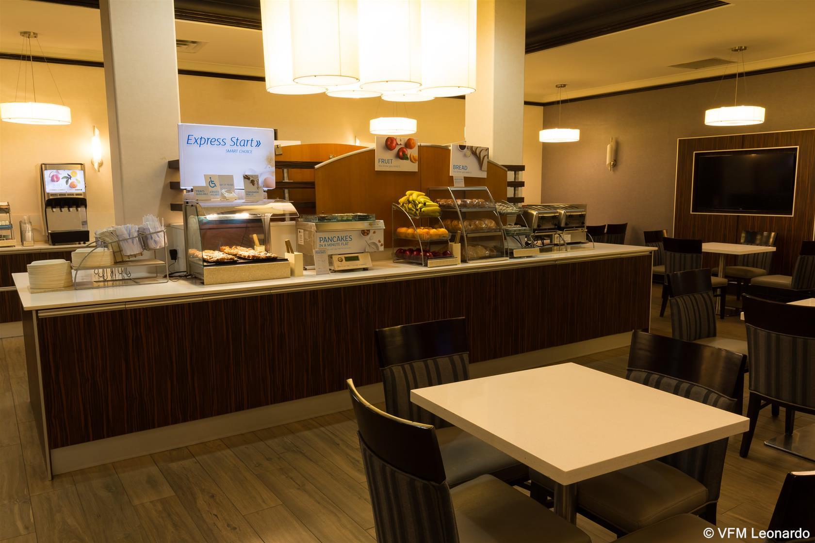 Holiday Inn Express Edmonton Downtown By Ihg Eksteriør bilde