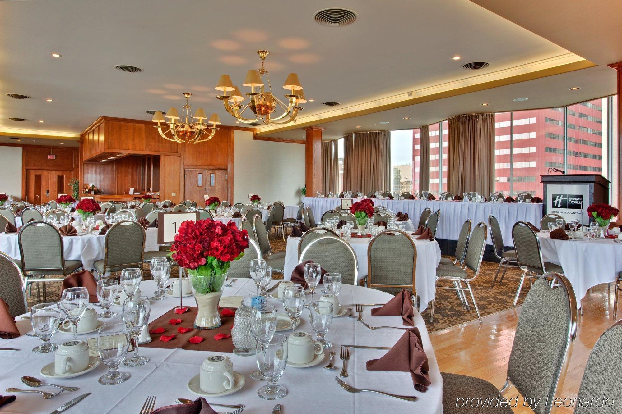 Holiday Inn Express Edmonton Downtown By Ihg Eksteriør bilde