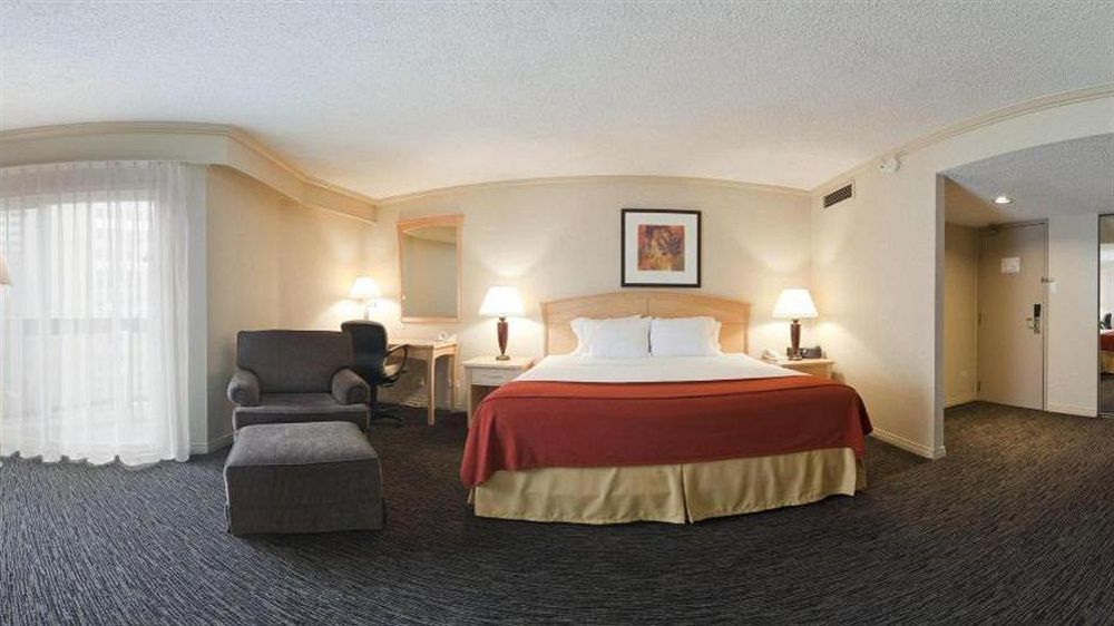 Holiday Inn Express Edmonton Downtown By Ihg Eksteriør bilde