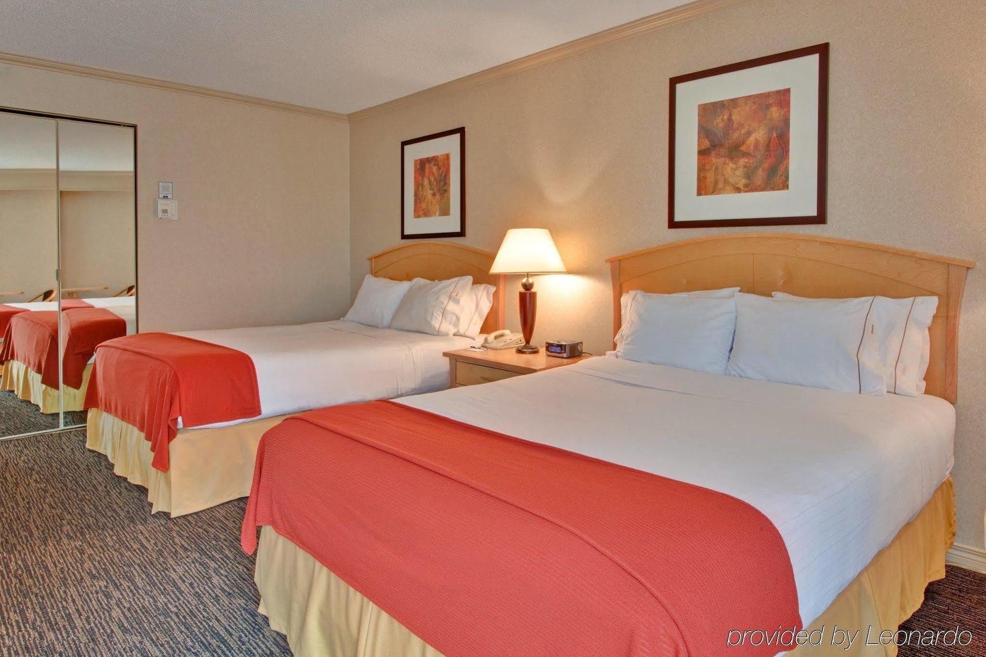Holiday Inn Express Edmonton Downtown By Ihg Eksteriør bilde